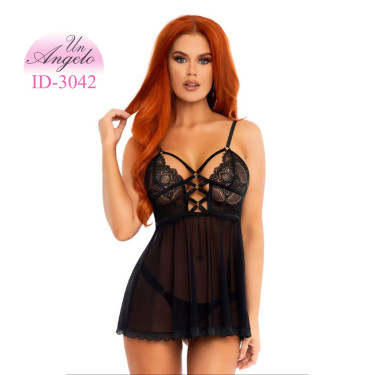 Black short tulle and lace...